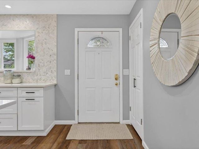 1505 Commerce Pines Drive, Commerce Township, MI 48390