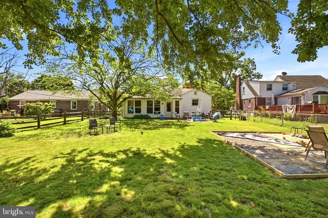112 MEADOWBROOK LN, Brookhaven, PA 19015