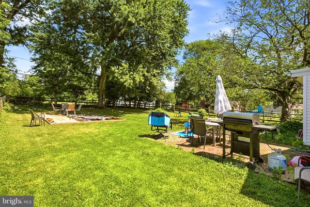 112 MEADOWBROOK LN, Brookhaven, PA 19015