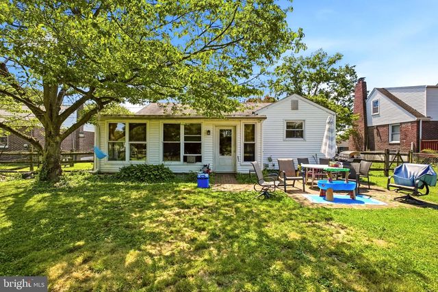 112 MEADOWBROOK LN, Brookhaven, PA 19015