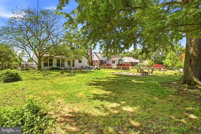 112 MEADOWBROOK LN, Brookhaven, PA 19015