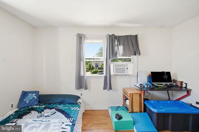 112 MEADOWBROOK LN, Brookhaven, PA 19015