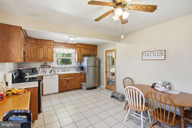 112 MEADOWBROOK LN, Brookhaven, PA 19015