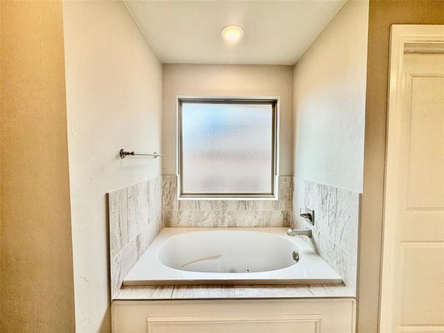 1620 NE 33rd Terrace, Moore, OK 73160