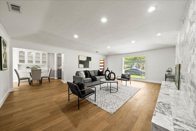 3651 Stables Lane, Dallas, TX 75229