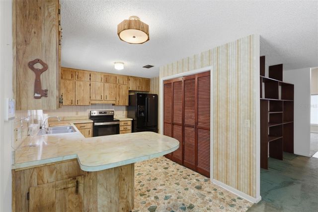 4923 17TH STREET, Zephyrhills, FL 33542