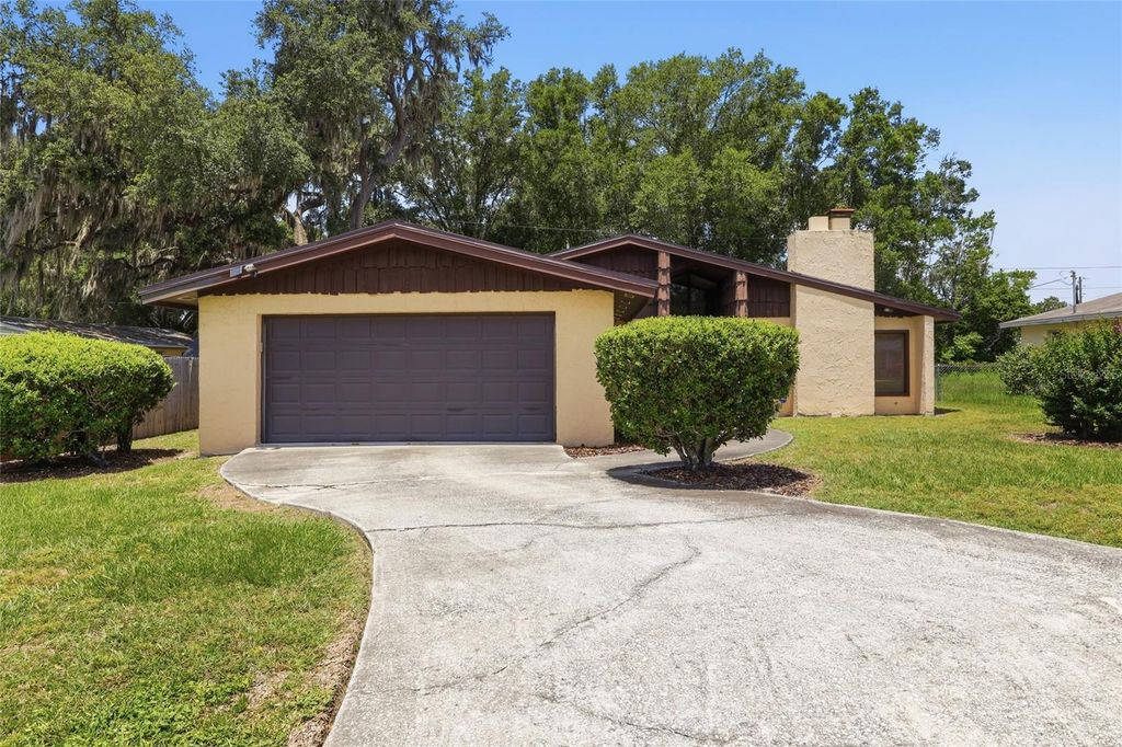 4923 17TH STREET, Zephyrhills, FL 33542