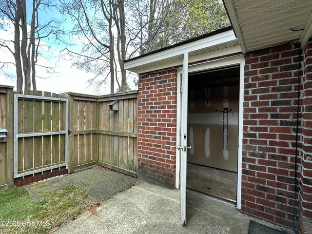 50 Upton Drive, Greenville, NC 27858