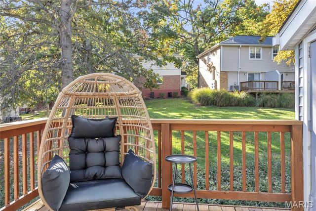 9155 N Swan Circle, St Louis, MO 63144