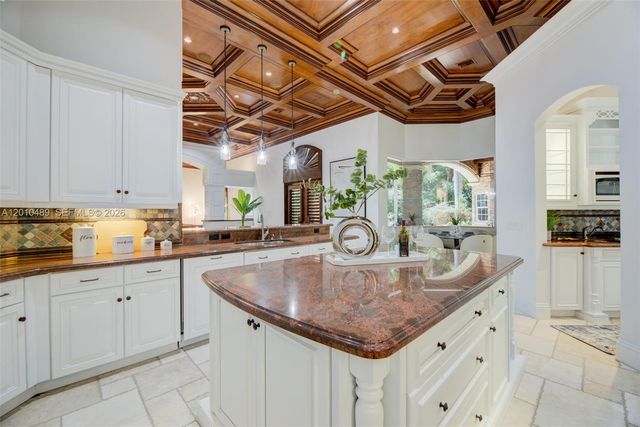 16740 Berkshire Ct, Southwest Ranches, FL 33331