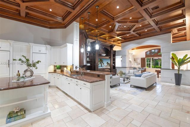 16740 Berkshire Ct, Southwest Ranches, FL 33331