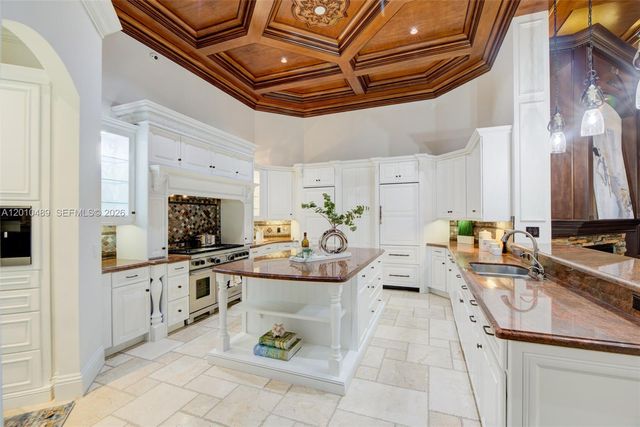 16740 Berkshire Ct, Southwest Ranches, FL 33331