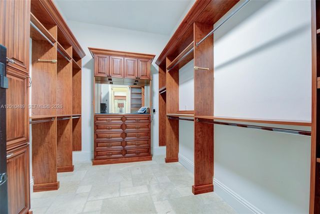 16740 Berkshire Ct, Southwest Ranches, FL 33331