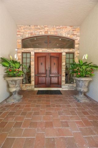 16740 Berkshire Ct, Southwest Ranches, FL 33331