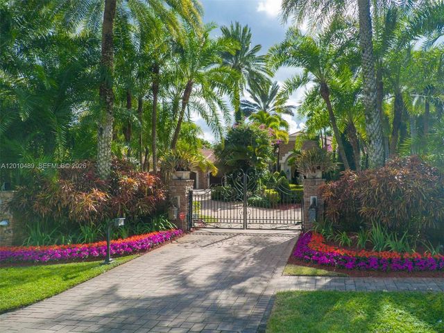 16740 Berkshire Ct, Southwest Ranches, FL 33331