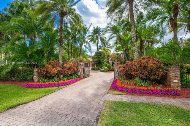 16740 Berkshire Ct, Southwest Ranches, FL 33331