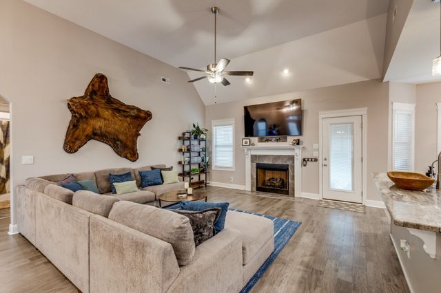 594 Bumblebee Way, Clarksville, TN 37042
