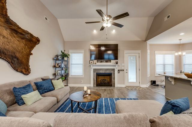 594 Bumblebee Way, Clarksville, TN 37042