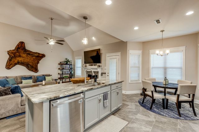 594 Bumblebee Way, Clarksville, TN 37042