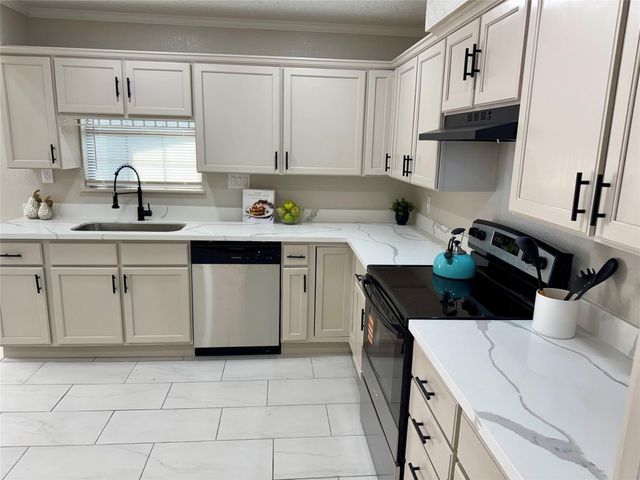 10315 Carlow Lane, La Porte, TX 77571