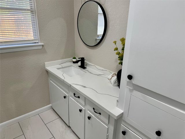 10315 Carlow Lane, La Porte, TX 77571