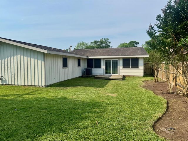 10315 Carlow Lane, La Porte, TX 77571