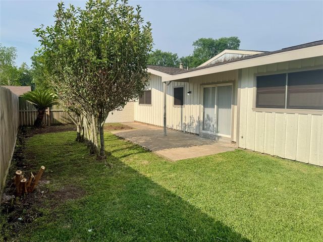 10315 Carlow Lane, La Porte, TX 77571