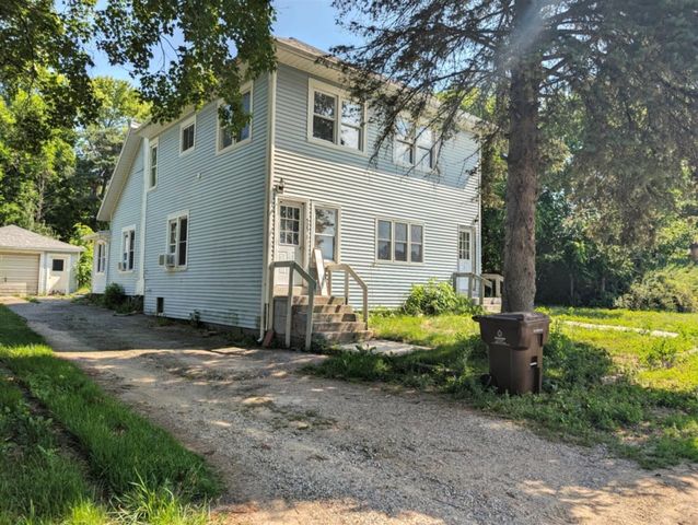 525 E Pine Road, Edmore, MI 48829