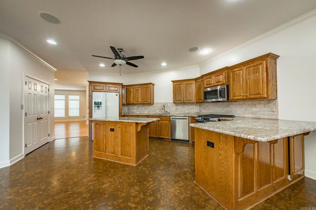 8 Castle Rock Cove, Little Rock, AR 72212