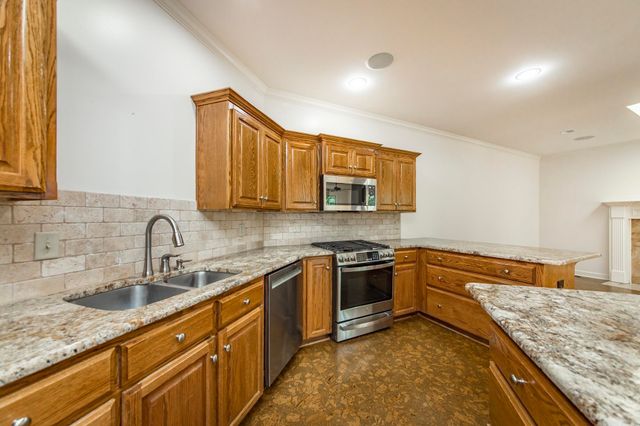 8 Castle Rock Cove, Little Rock, AR 72212
