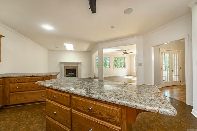 8 Castle Rock Cove, Little Rock, AR 72212