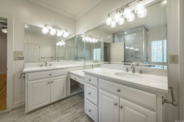 8 Castle Rock Cove, Little Rock, AR 72212