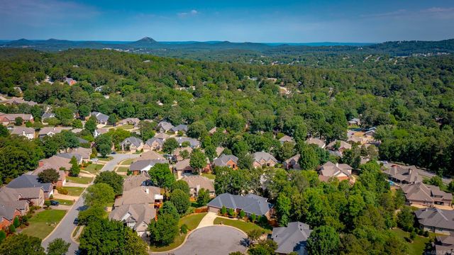 8 Castle Rock Cove, Little Rock, AR 72212