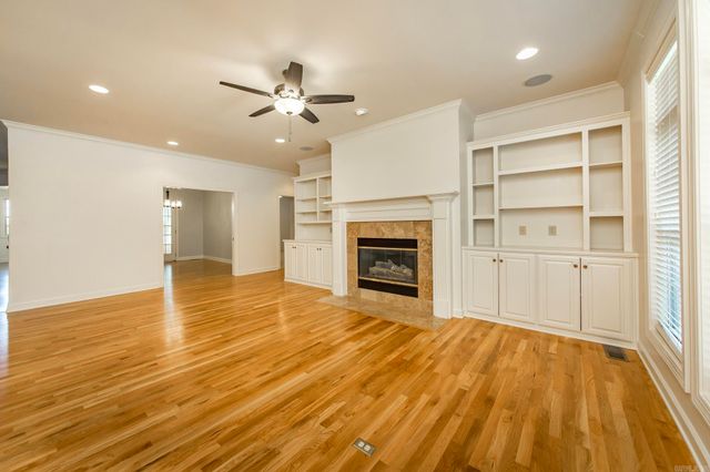 8 Castle Rock Cove, Little Rock, AR 72212