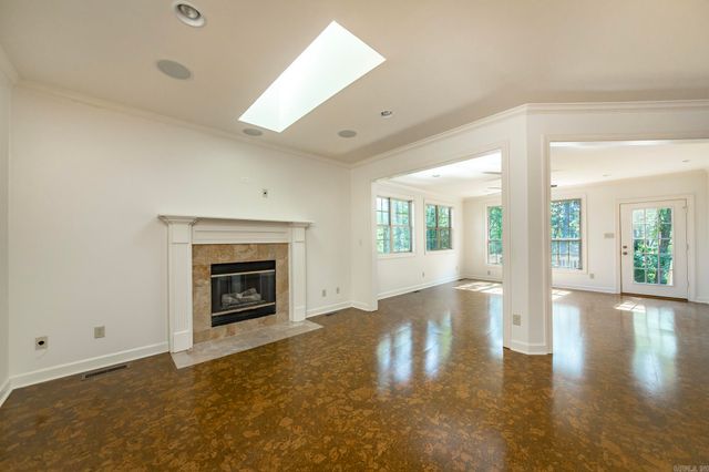 8 Castle Rock Cove, Little Rock, AR 72212