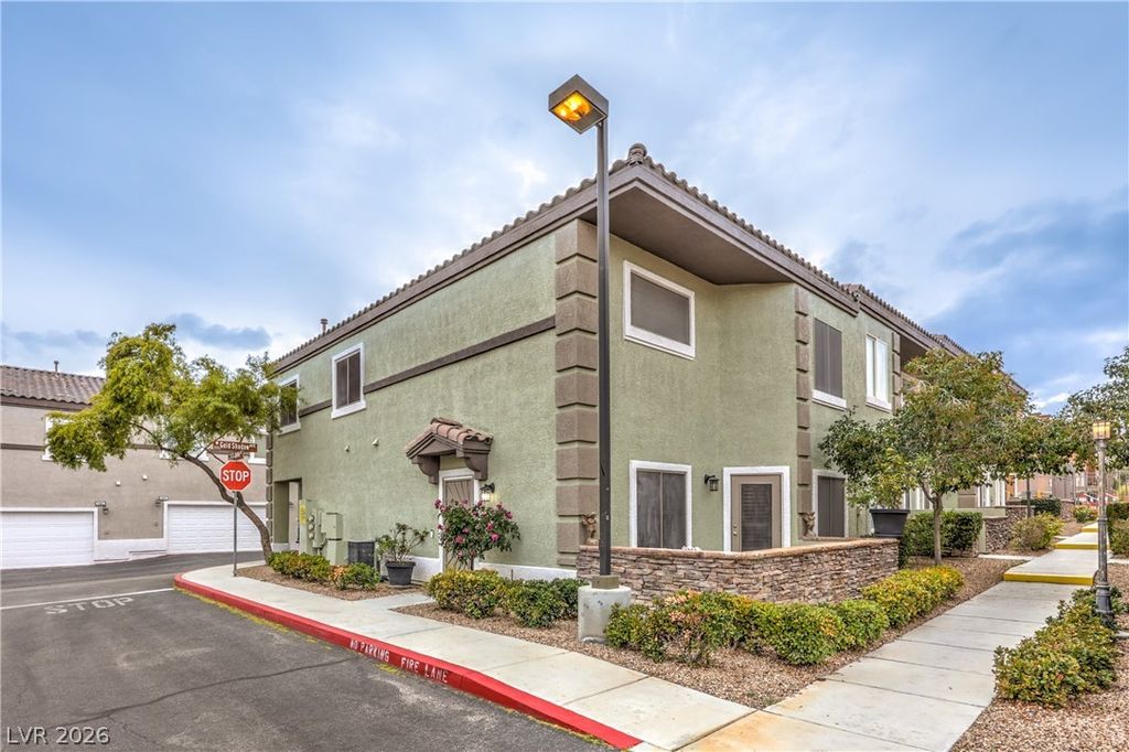 10450 Gold Shadow Avenue, Las Vegas, NV 89129 — exterior