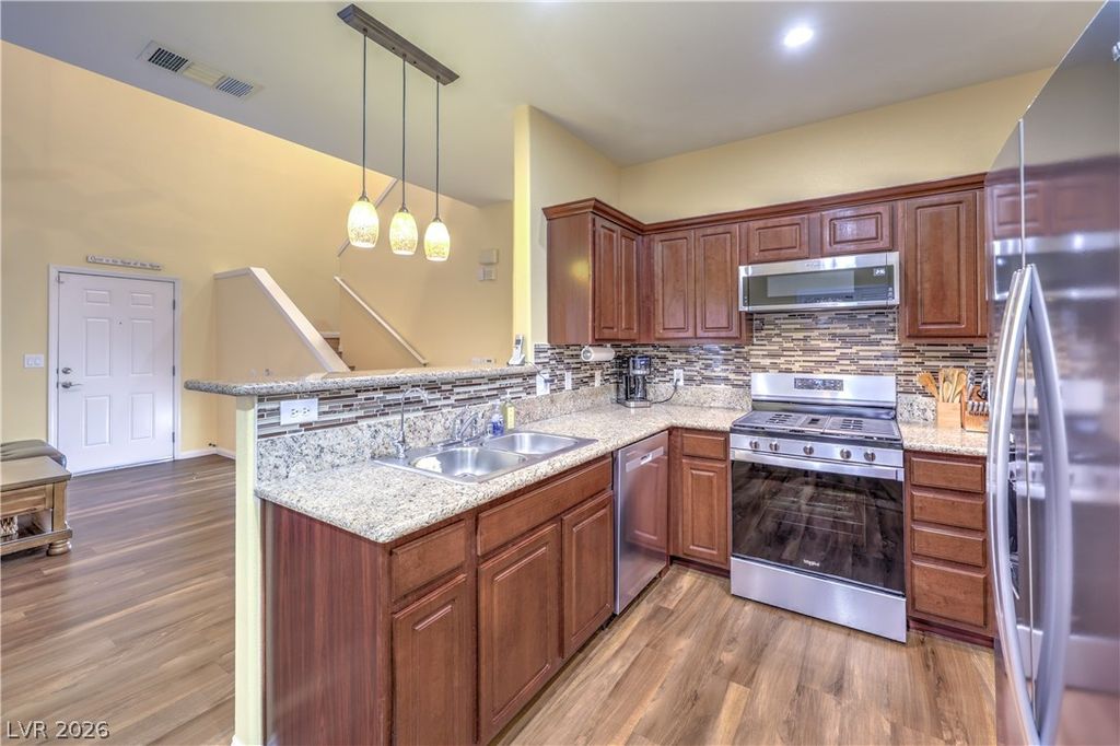 10450 Gold Shadow Avenue, Las Vegas, NV 89129 — photo 5