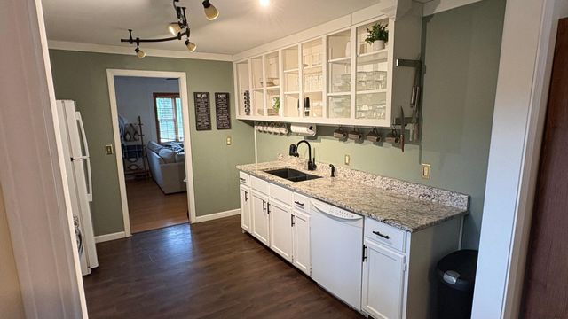 7567 Central Avenue NE, Fridley, MN 55432