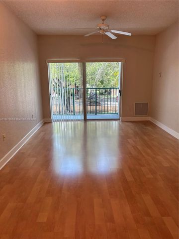6001 SW 70th St 255, South Miami, FL 33143