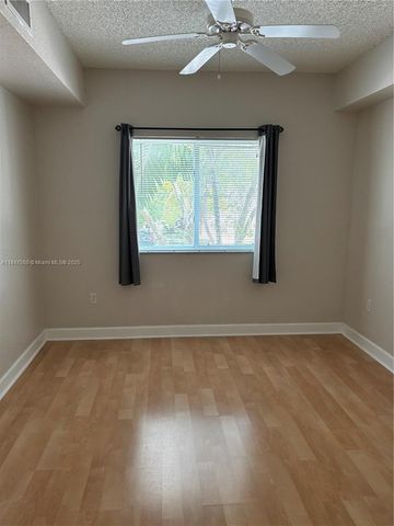 6001 SW 70th St 255, South Miami, FL 33143