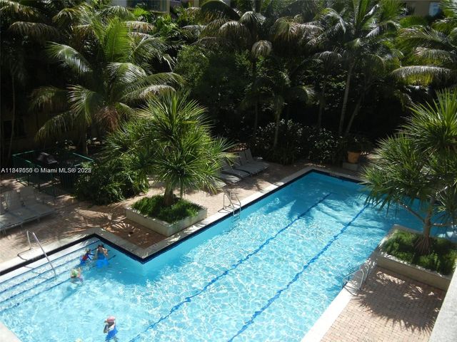 6001 SW 70th St 255, South Miami, FL 33143