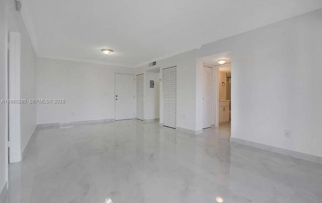 8260 SW 210th St 302, Cutler Bay, FL 33189