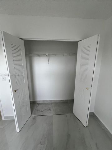 8260 SW 210th St 302, Cutler Bay, FL 33189