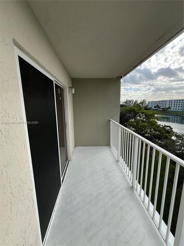 8260 SW 210th St 302, Cutler Bay, FL 33189