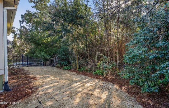140 Wrights Point Circle, Beaufort, SC 29902