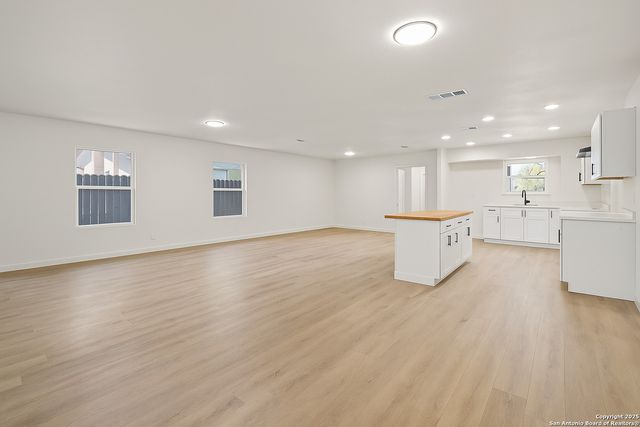 1223 W Mally, San Antonio, TX 78224