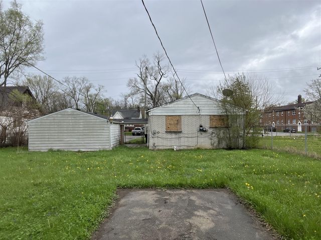 13192 Schoolcraft, Detroit, MI 48227