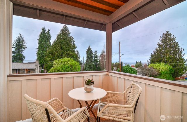 10202 44th Avenue SW, Seattle, WA 98146