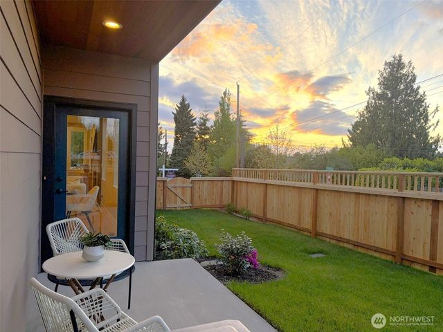 10202 44th Avenue SW, Seattle, WA 98146