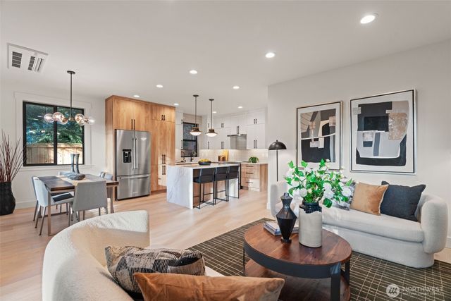 8007 131st Place NE, Kirkland, WA 98033